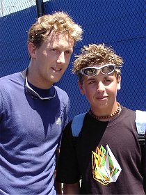 �r�����N�}��